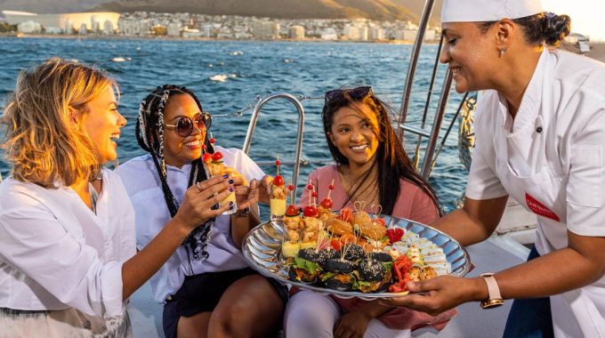 Savor Cape Town With Top 10 Food Tours, Markets, Wine Pairings & Coastal Feasts. A Must-read Guide For Foodies Visiting South Africa In 2025.
