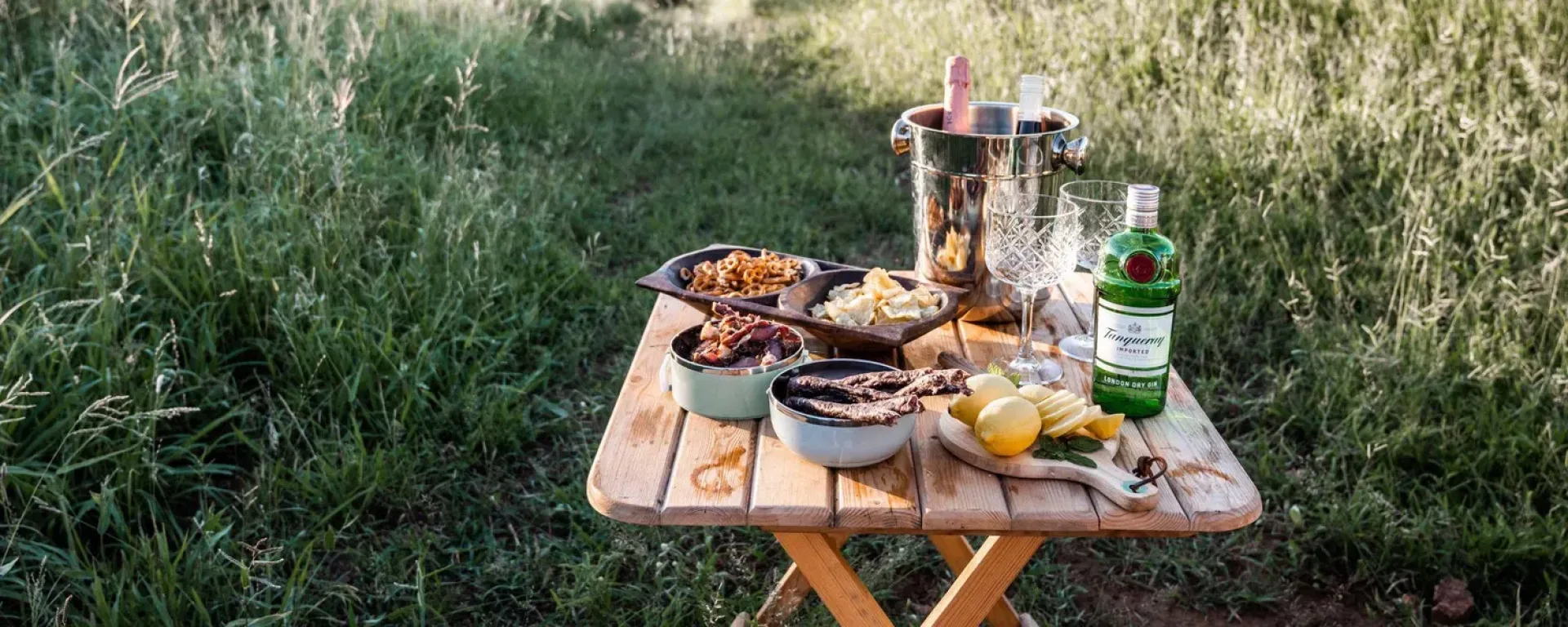 Can I bring snacks on a game drive?
