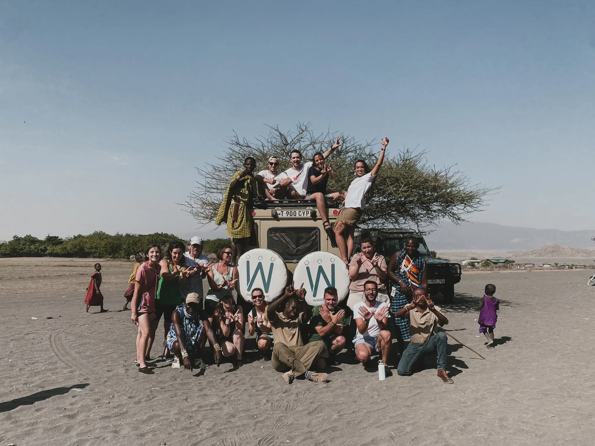 Private safari or group safari: which is better?