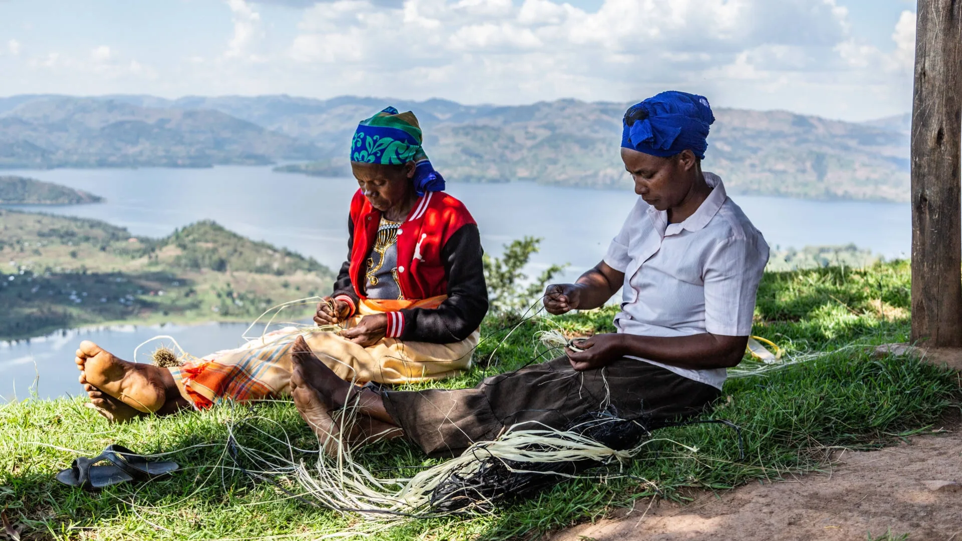 Tipping in Rwanda: Essential Safari, Gorilla & Travel Gratuity Guide for 2026