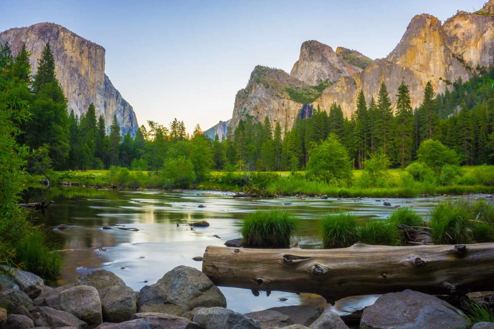 What are the advantages of staying in a national park?