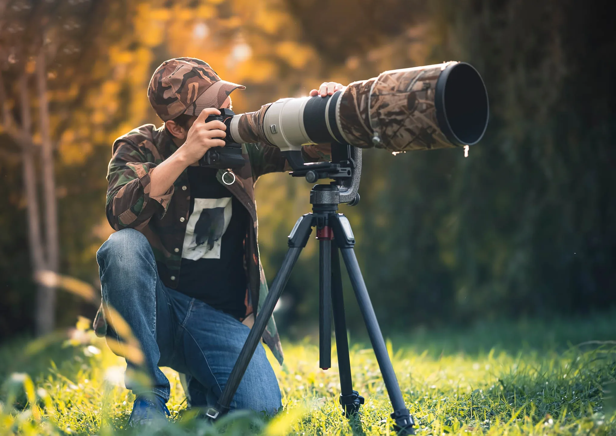 What camera lens is best for safari photography?